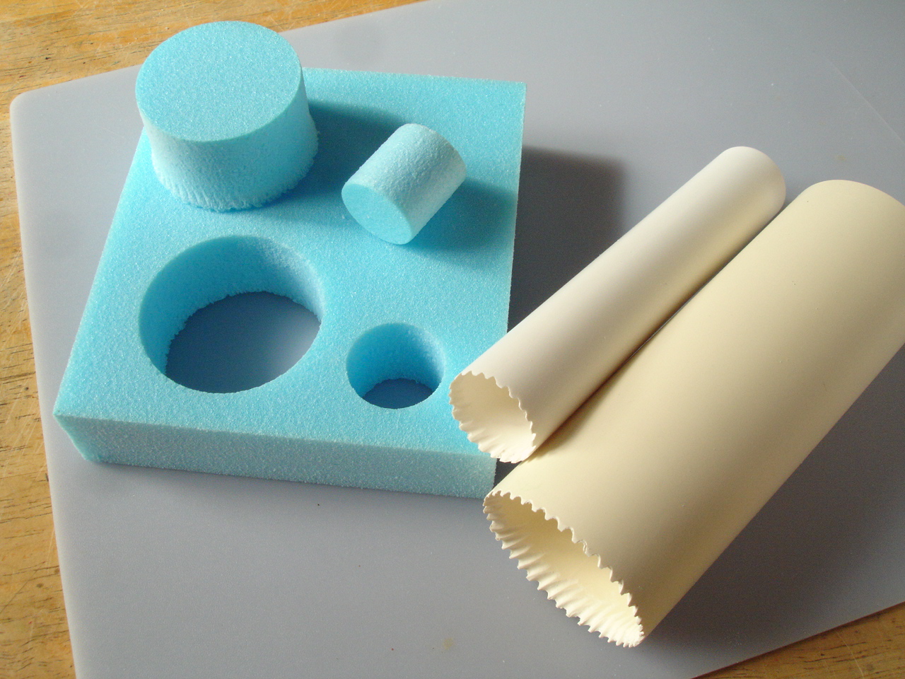 how to cut foam board circle